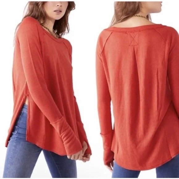 We The Free Thermal Jersey Top Size Medium Coral Rust Thumb Holes Slit Side Boho - Picture 1 of 15